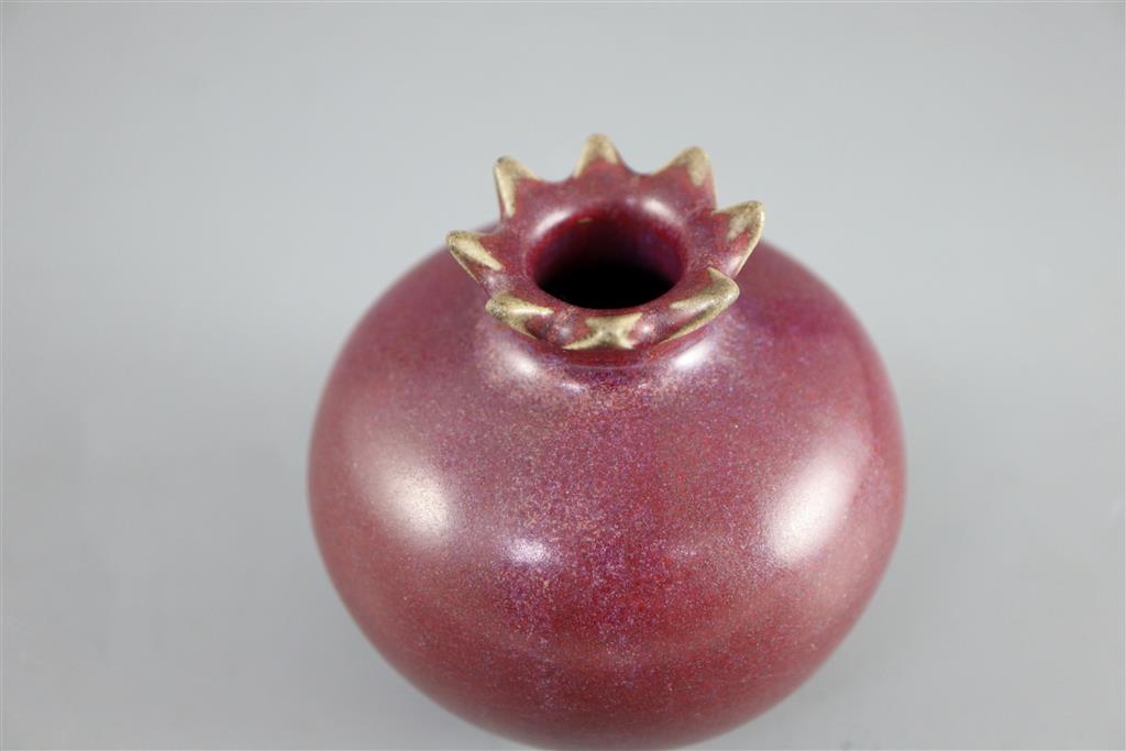 A Chinese Junyao style purple glazed pomegranate vase, Ming/Qing dynasty, 8cm high